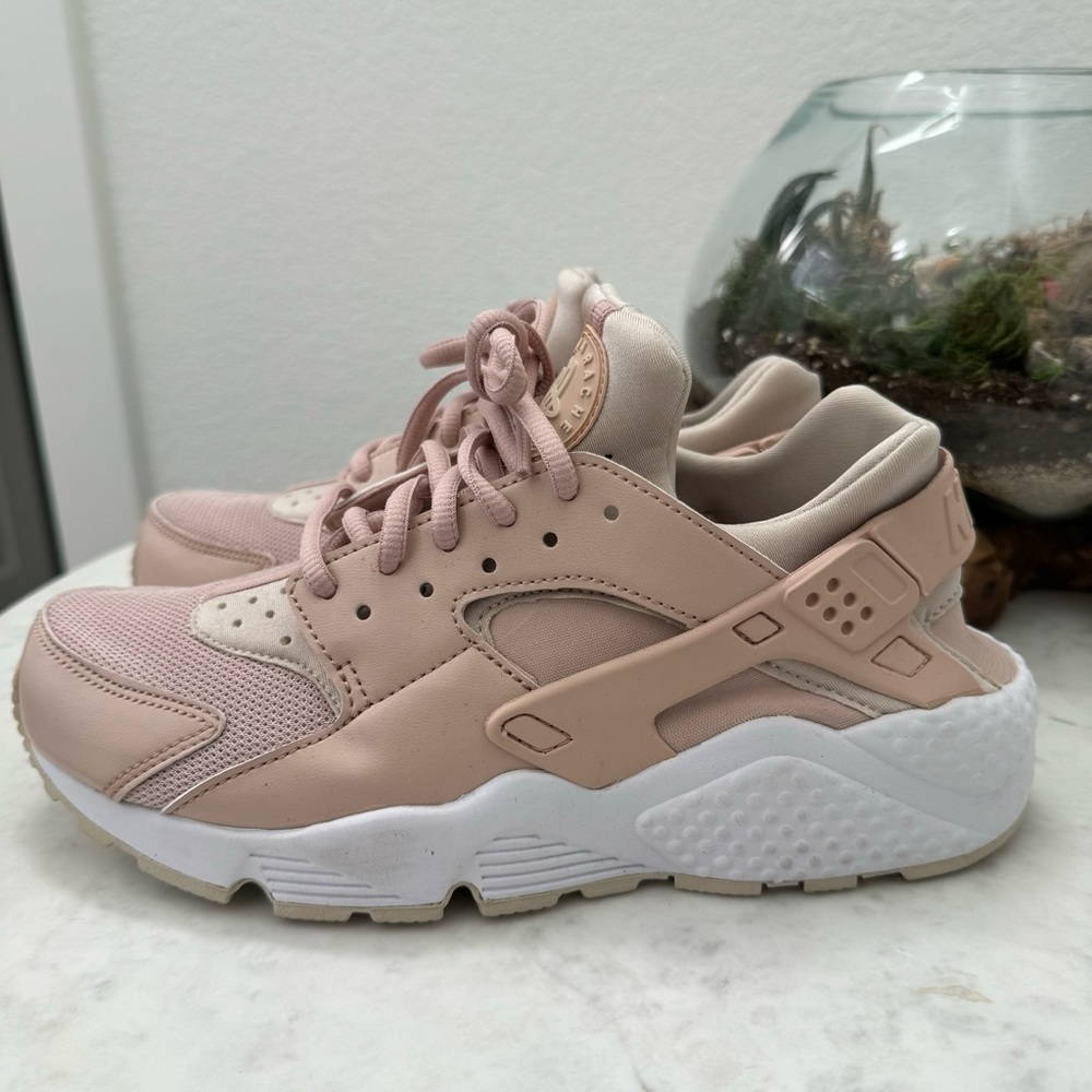 Like New Nike Air Huarache Women’s Beige Pink US8 (runs small)